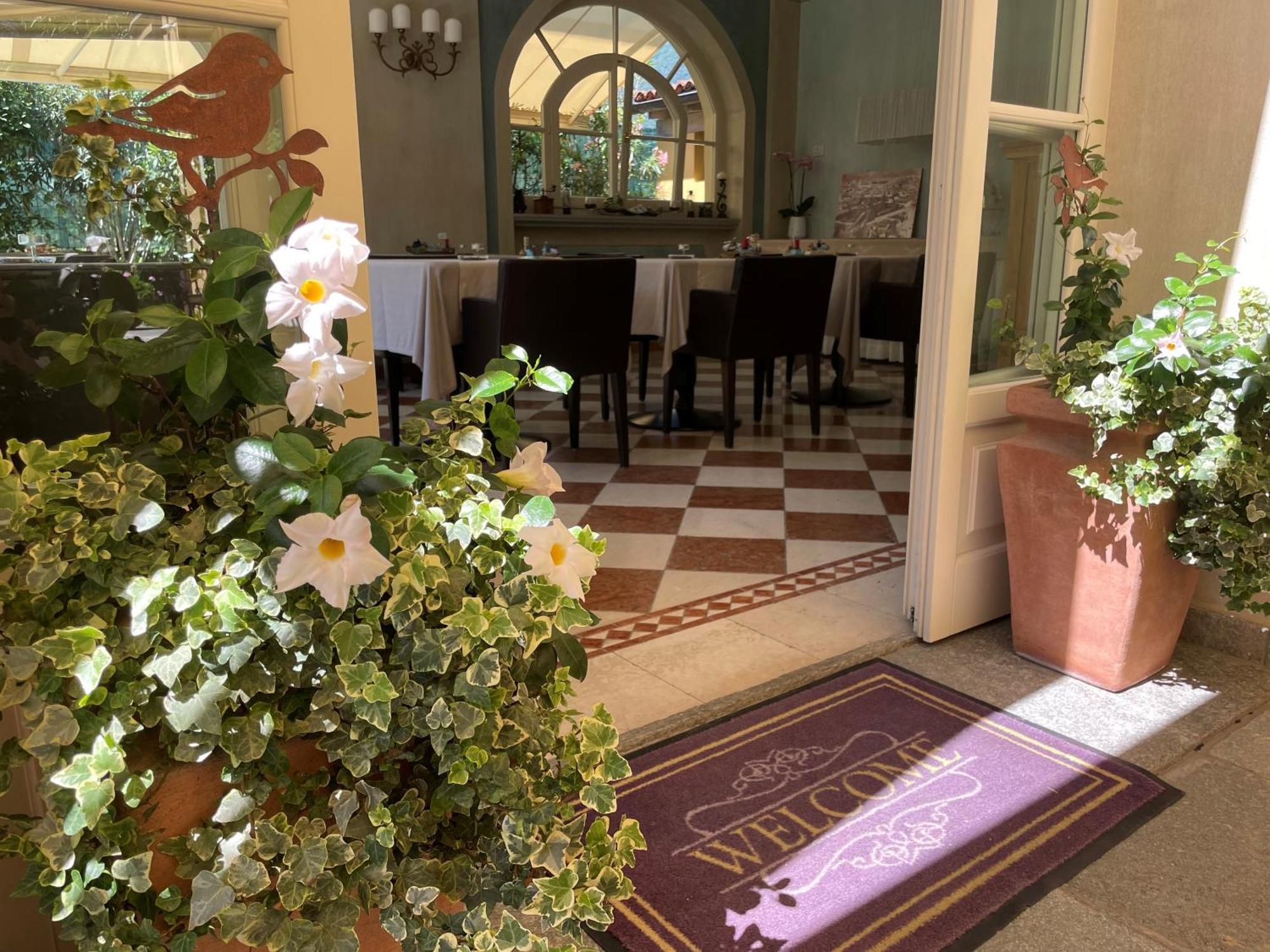 Villa Palmira Kinderfreies Hotel กันโนบีโอ ภายนอก รูปภาพ